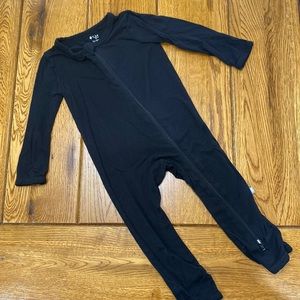 GUC Kyte Baby Midnight Romper size 12-18m